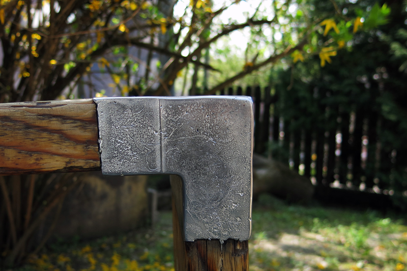Illustration for article titled Casting Molten Metal On Wood With a Hungarian Design Master